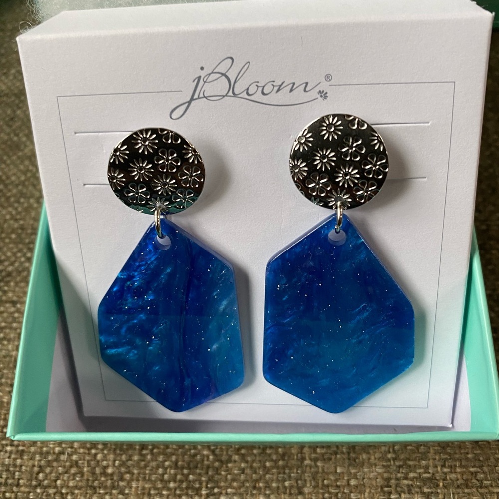 Jbloom NWT in box
Haven Earrings